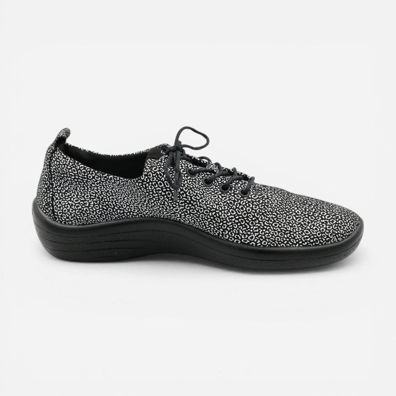 LANIN BLACK SEASHELL